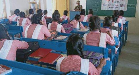 महराजगंज पुलिस अधीक्षक ने मिशन शक्ति के तहत जागरूक किया गया