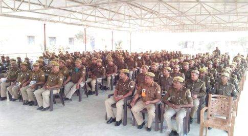 महराजगंज। डायल 112 के कर्मचारीयो के साथ की गई गोष्ठी
