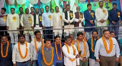 फरेंदा व्यापार मंडल के खाद बीज व कीटनाशक इकाई के तहसील उपाध्यक्ष चुने गए बबलू जायसवाल