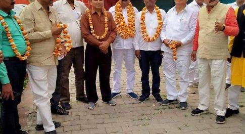 फरेंदा। राजकीय आयुर्वेदिक एवं यूनानी फार्मासिस्ट संघ के अरविंद पांडेय जिलाध्यक्ष व सत्येंद्र कुमार उपाध्याय बने