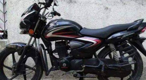 महाराजगंज। चोरों के हौसले बुलंद , प्रशासन के सामने से ही उड़ा ले गये बाइक,जनता बेहाल