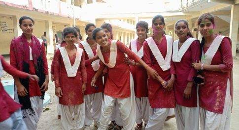 बृजमनगंज। बरगाहपुर इंटर कालेज में बारहवीं की छात्राओं को दी गई बिदाई