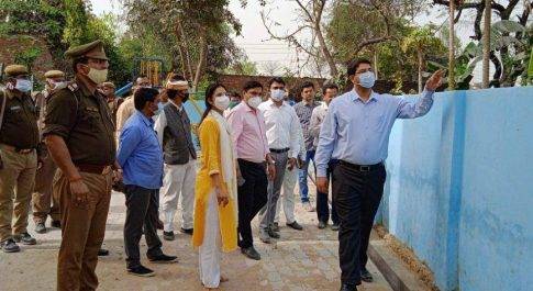 कस्तूरबा गाॅधी आवासीय बालिका विद्यालय बेगमपुर का डीएम ने किया निरीक्षण