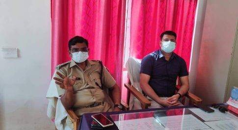 डीएम व एसपी ने बृजमनगंज पुलिस के साथ किया समीक्षा बैठक