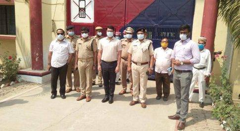 महराजगंज। डीएम व एसपी ने किया जिला कारागार महराजगंज का आकस्मिक निरीक्षण