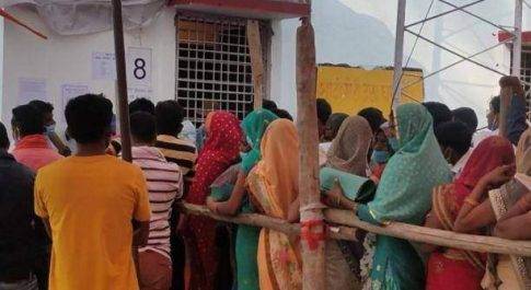 प्रशासन की उपेक्षा का शिकार बने त्रिस्तरीय पंचायत चुनाव में नामांकन कराने आये प्रत्याशी