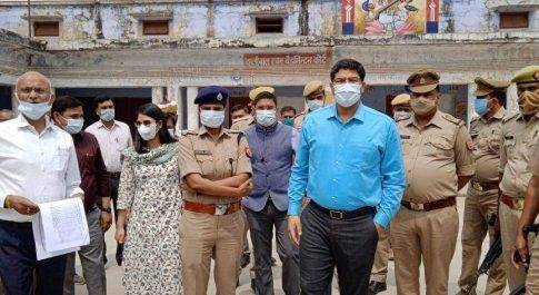 डीएम व एसपी ने किया ब्लाक मिहींपुरवा व शिवपुर का भ्रमण