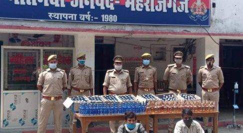 थाना नौतनवा पुलिस व एसएसबी की संयुक्त टीम द्वारा 350 शीशी नेपाली शराब के साथ 02 नफर अभियुक्तों को किया गया गिरफ्तार