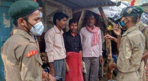 बृजमनगंज कालेज के एनसीसी छात्रों ने कोरोना से बचाव हेतु जागरुकता अभियान चलाया