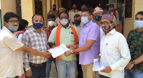 नौतनवा। कोरोना से मृत्यु ब्यापारियों को 10 लाख का मुआवजा दे सरकार :संतोष जायसवाल