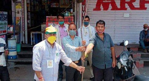 सिर्फ एक पेड़ ही 10 लोगों के लिए आक्सीजन की आपूर्ति कर सकता है : एडवोकेट पवन कुमार प्रजापति