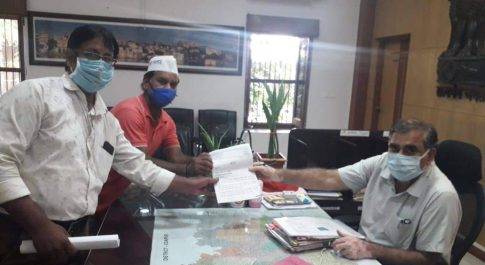 टेंट व्यवसायियों के समर्थन में आम आदमी पार्टी उदयपुर ने मुख्यमंत्री जी के नाम ग्यापन सोप कर टेंट व्यवसाय जल्द चालू करने की मांग की