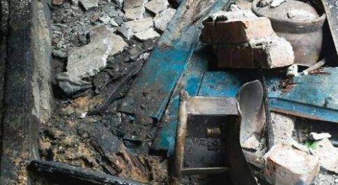 फरेंदा। सिलेंडर से हुआ धमाका एक ही परिवार के छ: लोग जख्मी एवं हालत गंभीर