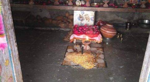 समेलिया बावजी के रास्ते में अतिक्रमण हटाने की मांग