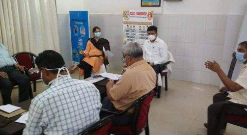 टीकाकरण कराये गये व्यक्तियों का डाटा पोर्टल पर शत प्रतिशत अपलोड किया जाय: जिलाधिकारी