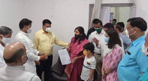 प्रभारी मंत्री ने कोविड संक्रमण से मृतक शिक्षकों के आश्रितों को प्रदान किया नियुक्ति पत्र