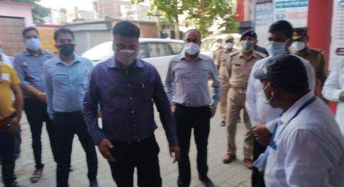 तहसील व सीएचसी नानपारा का डीएम ने किया निरीक्षण