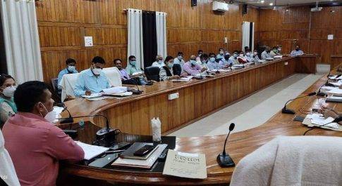 विकास कार्यो की मासिक समीक्षा बैठक सम्पन्न