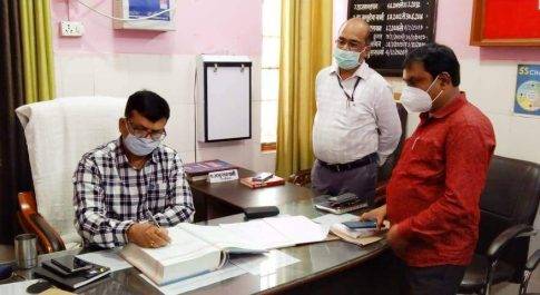सीएचसी मोतीपुर का डीएम ने किया औचक निरीक्षण ऑक्सीजन प्लाण्ट का निर्माण कार्य यथाशीघ्र पूर्ण कराने के दिये निर्देश