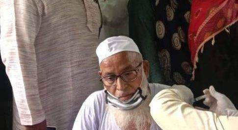 सभासद शकील मिर्जा की सरपरस्ती में हुआ कोविड़ 19 वैक्सिनेशन कैम्प का आयोजन