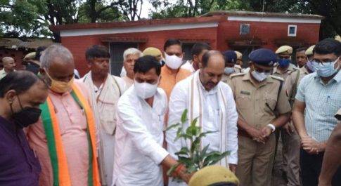 केंद्र एवं राज्य की योजना हर गांव गांव तक पहुंचाने का लक्ष्य :प्रभारी मंत्री उपेंद्र तिवारी