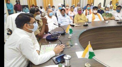 महाराजगंज कलेक्ट्रेट सभागार में सम्पन्न हुई पीस कमेटी की बैठक