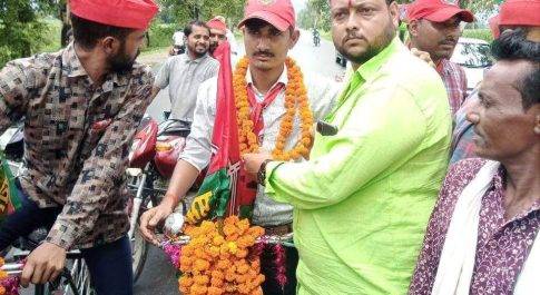 समाजवादी साइकिल रैली का पिपरिया धनी चौराहे पर किया स्वागत