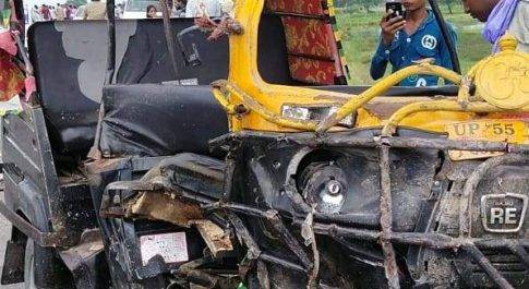 सिद्धार्थनगर में तीन गाड़ियों की हुई आपस में टक्कर 11 गंभीर रूप से घायल कोई मातहत नहीं