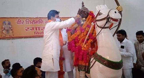 प्रभारी मंत्री ने महाराजा सुहेलदेव स्मारक स्थल पर निर्माणाधीन परियोजनाओं का किया निरीक्षण