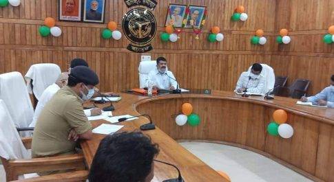 नगर को जाम की समस्या से निजात दिलाने के उद्देश्य से डीएम की अध्यक्षता में सम्पन्न हुई बैठक
