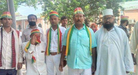 पेट्रोल डीजल व घरेलू गैस के दाम की बढ़ोतरी को लेकर बहराइच प्रसपा ने धरना प्रदर्शन कर ज्ञापन सौंपा