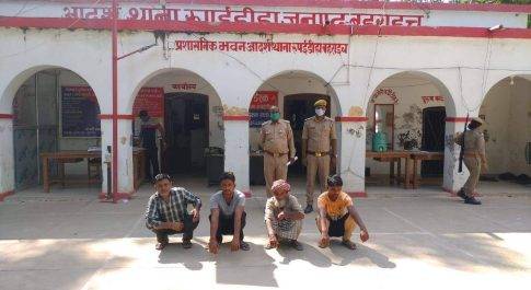 भिन्न – भिन्न प्रकरणों में 04 नफर अभियुक्त