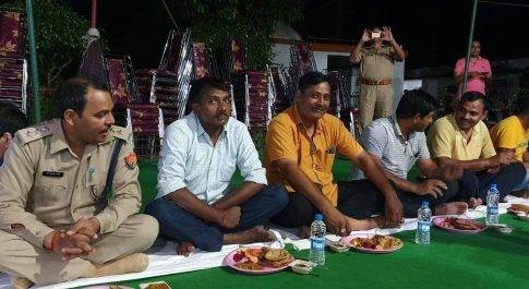 थाना रुपईडीहा में हुआ बड़ा खाना का आयोजन*