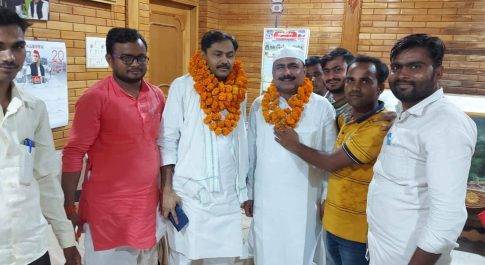 बीती रात जिला कारागार से वरिष्ठ जिला उपाध्यक्ष सपा जफर उल्ला खां’बंटी’ की रिहाई के बाद उनका बाहर हुआ जोरदार स्वागत