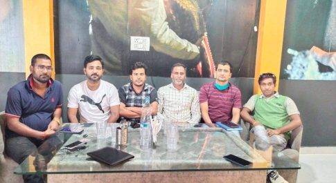 आज अयोध्या के सिविल लाइन स्थित एक होटल में 2022 में होने वाले सरस सलिल भोजपुरी सिने अवॉर्ड-2021 की तैयारियों को लेकर एक बैठक की गई।