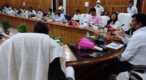 डीएम की अध्यक्षता में सम्पन्न हुई प्रधानमंत्री जन विकास कार्यक्रम योजना की बैठक