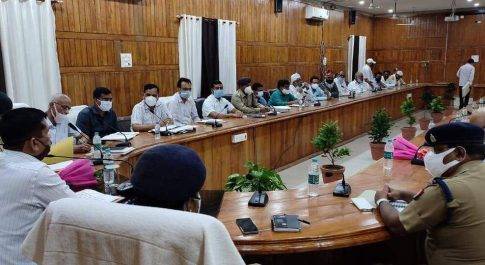 जिलाधिकारी की अध्यक्षता में सम्पन्न हुई जिला शान्ति समिति की बैठक