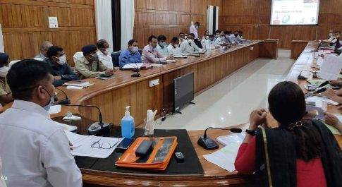 डीएम की अध्यक्षता में सम्पन्न हुई जनपद स्तरीय युवा सलाहकार समिति की बैठक