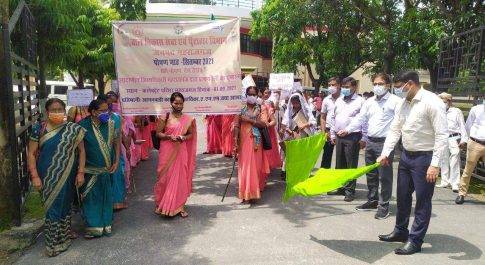 सही पोषण देश रोशन नारे के साथ पोषण रैली को जिलाधिकारी व सीडीओ ने दिखाई हरी झंडी