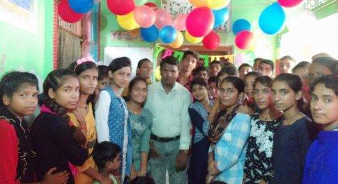 लक्ष्य कोचिंग सेंटर शिक्षक दिवस धूम – धाम से मनाया गया। डॉक्टर सर्वपल्ली राधाकृष्णन के चित्र पर मगहरा के दोहनी चौराहा