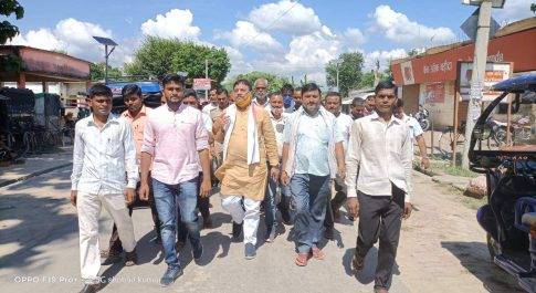 *जनपद शाहजहांपुर में दर्जा मंत्री मिथिलेश कुमार ने खुटार क्षेत्र के दर्जनों गाँवों का भ्रमण कर गिनाई सरकार की उपलब्धियां*