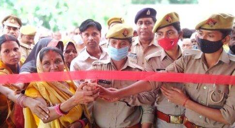 फरेंदा सीओ के नेतृत्व में थाना क्षेत्र पुरंदरपुर ग्राम देवपुर मे मिशन शक्ति कक्ष का उद्घाटन
