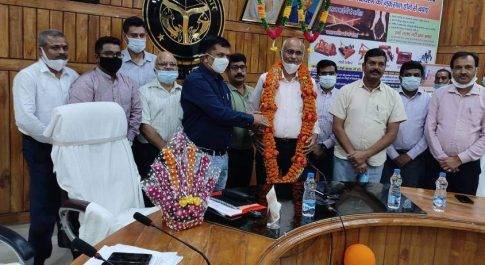 स्थानान्तरित एडीएम को दी गयी भावभीनी विदाई