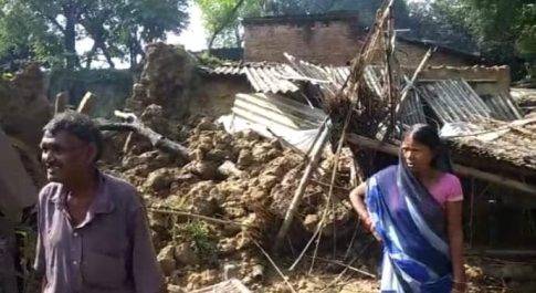 कच्चा मकान गिरने से एक गांव में दो जगहो पर हुआ भारी नुक़सान