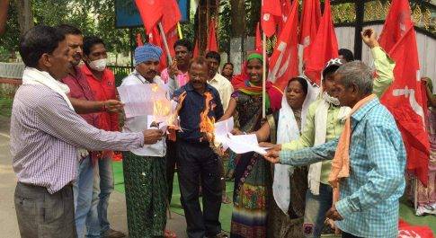 6 घंटे घेराव के बाद एसईसीएल ने कहा — कटघोरा एसडीएम के पास अटकी है फाइल, दीपावली से पहले मिलेगा मुआवजा