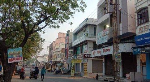 कांग्रेस सरकार का अंधा राज दिन में भी जल रही रोड लाइट :पप्पू लाल कीर