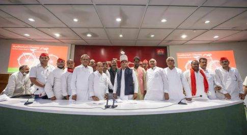 फरेंदा विधानसभा के लोकप्रिय प्रतिनिधि राहुल शर्मा ने सपा के राष्ट्रीय अध्यक्ष के समक्ष सदस्यता ग्रहण की