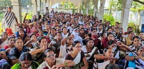 जिले की आशा कार्यकत्रियों ने विभिन्न मांगों के साथ किया धरना प्रदर्शन