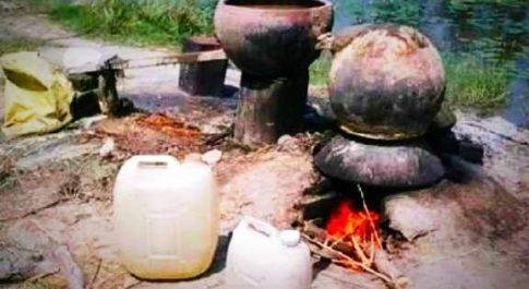 अजान खीरी। मुनाफे की चाहत में गांव-गांव में खुले मयखाने, नशे की गिरफ्त मे युवा पीढ़ी