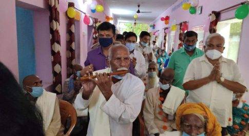 अन्तर्राष्ट्रीय वृद्धजन दिवस वृद्धाश्रम अमीनपुर नगरौर में आयोजित हुआ वृहद कार्यक्रम डीएम व एसपी ने वृद्धजनों का सम्मानित कर प्राप्त किया आशीर्वाद
